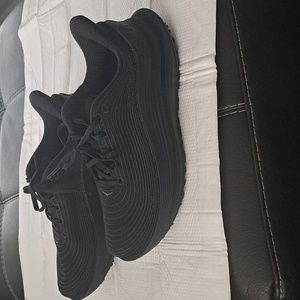 Like new Hoka One one/ thoughtful creations / vibram / excellent condition